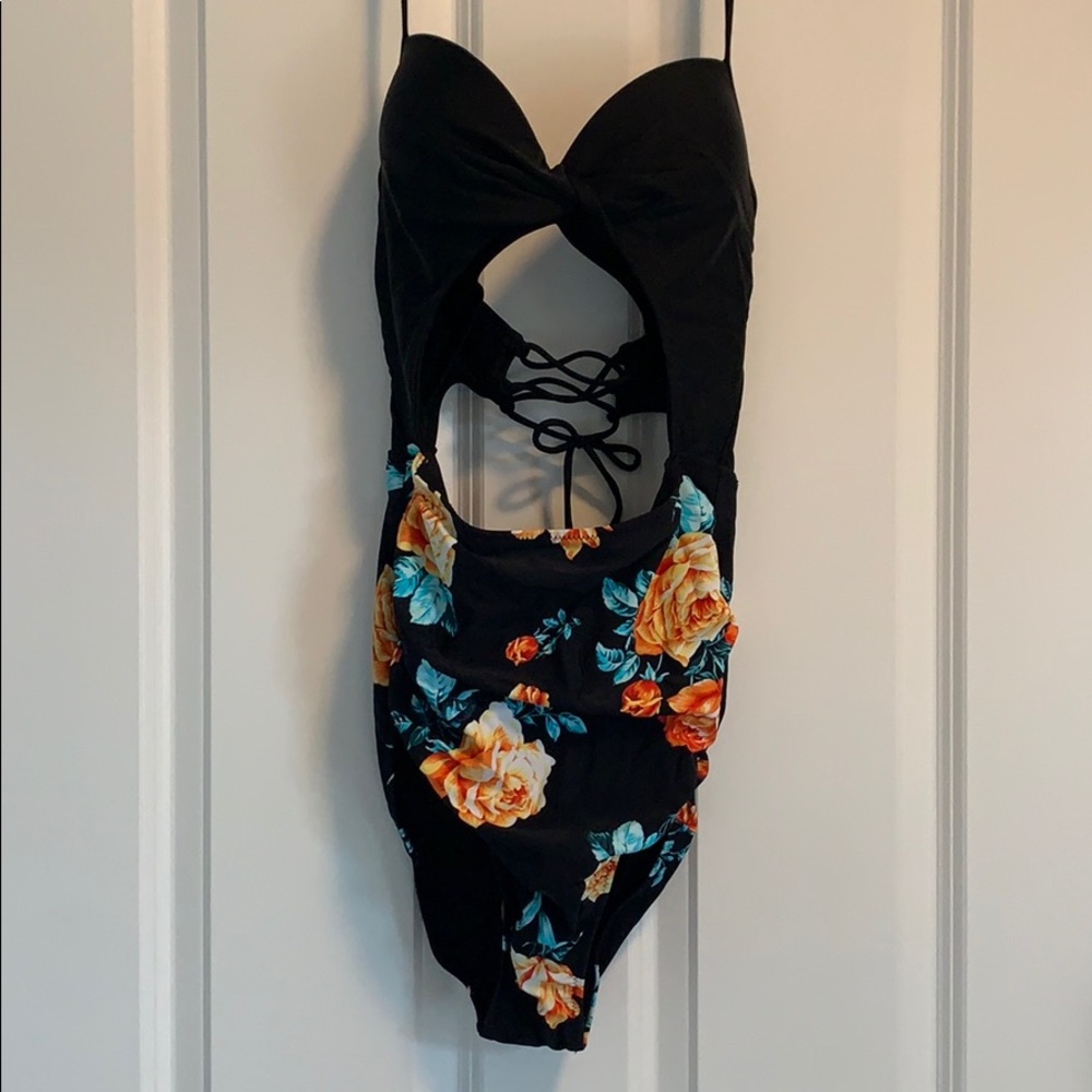Cupshe swimsuit